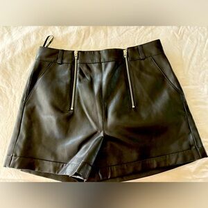 Blank NYC size 29. New with tag, faux leather.